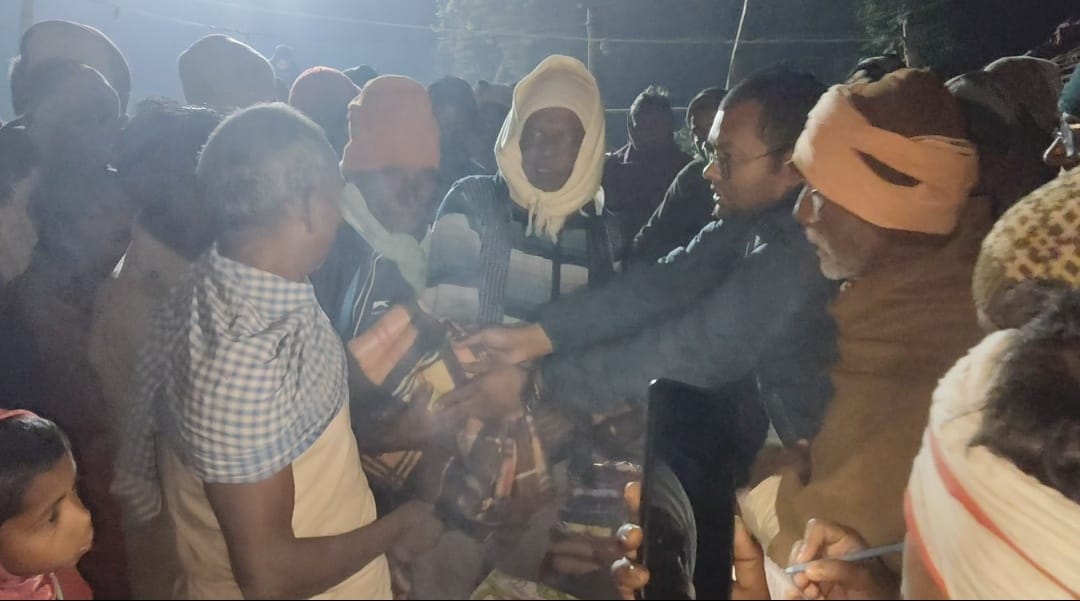 स्व. मिथलेश सिंह की तीसरी पुण्यतिथि पर भिलमा में सेवा कार्यक्रम, सैकड़ों जरूरतमंदों को कंबल वितरण
