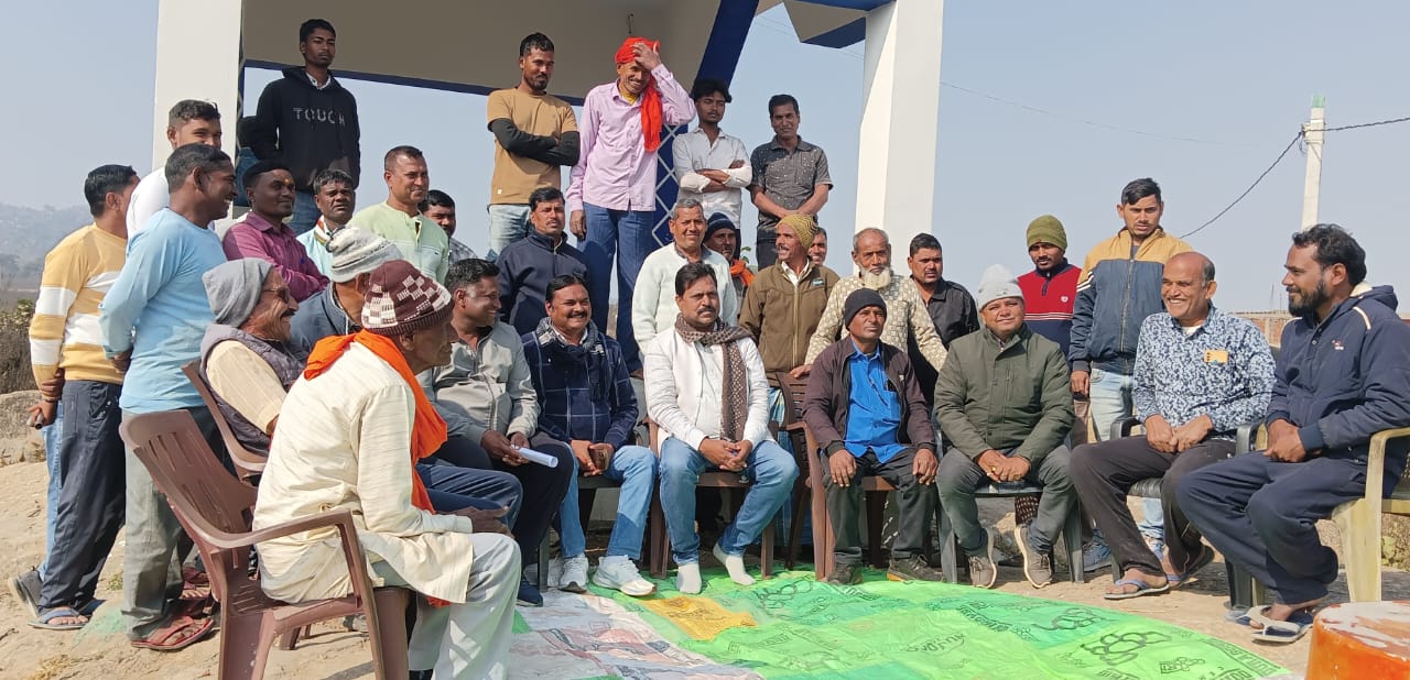 खजुरी पंचायत को नगर पंचायत से अलग करने की मांग को लेकर पांच गांवों की प्रेस वार्ता