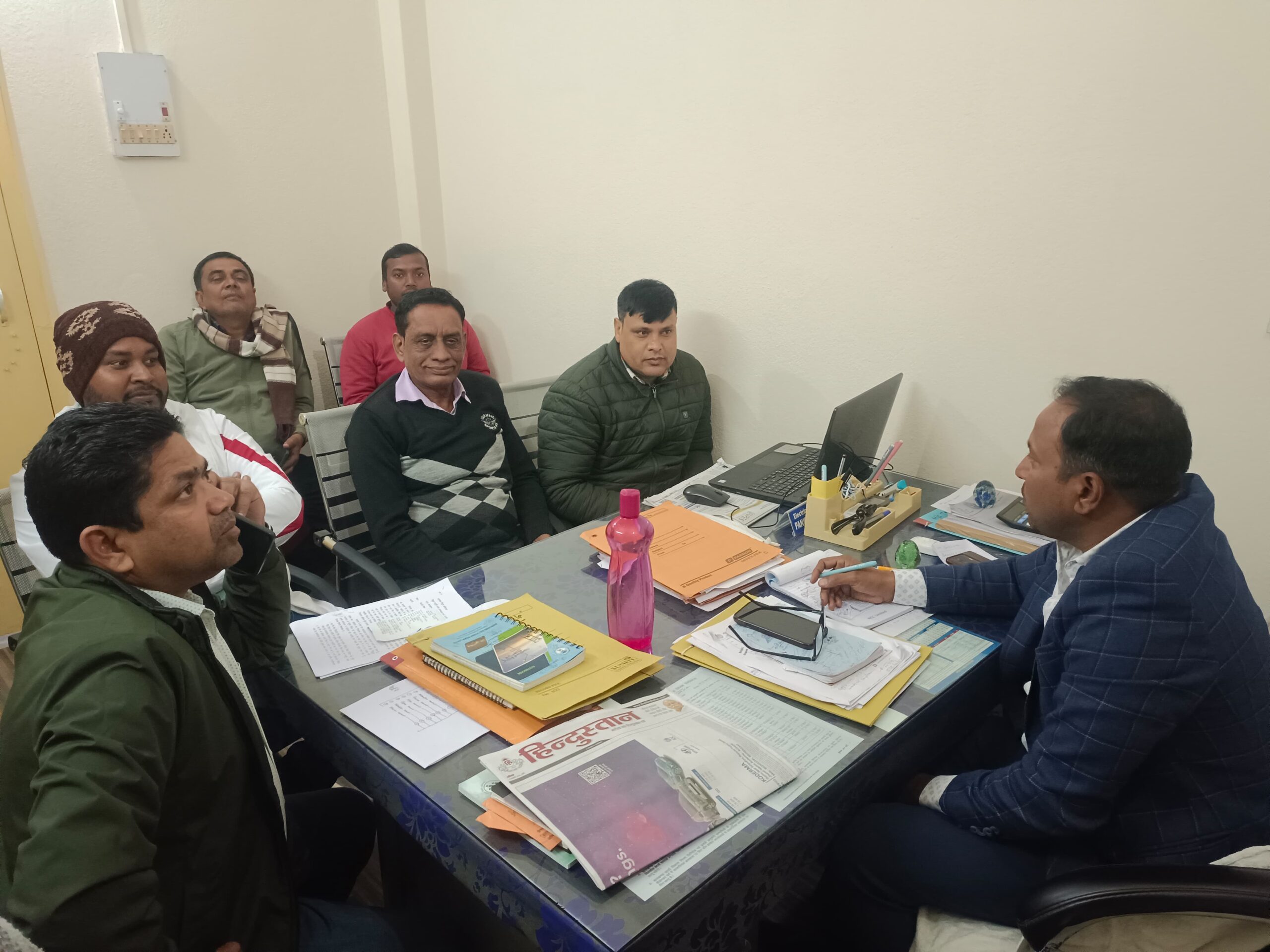 बंशीधर नगर में बिजली बिल वसूली को लेकर विद्युत विभाग की समीक्षा बैठक,100% राजस्व संग्रह पर जोर