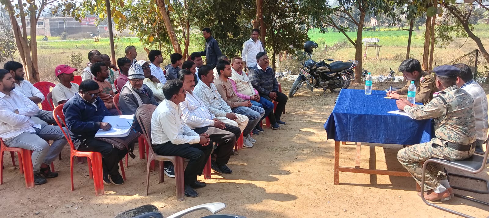 मझिआंव व बरडीहा थाना में पीस कमेटी की बैठक, सुरक्षा व सरस्वती पूजा को लेकर दिए गए दिशा-निर्देश