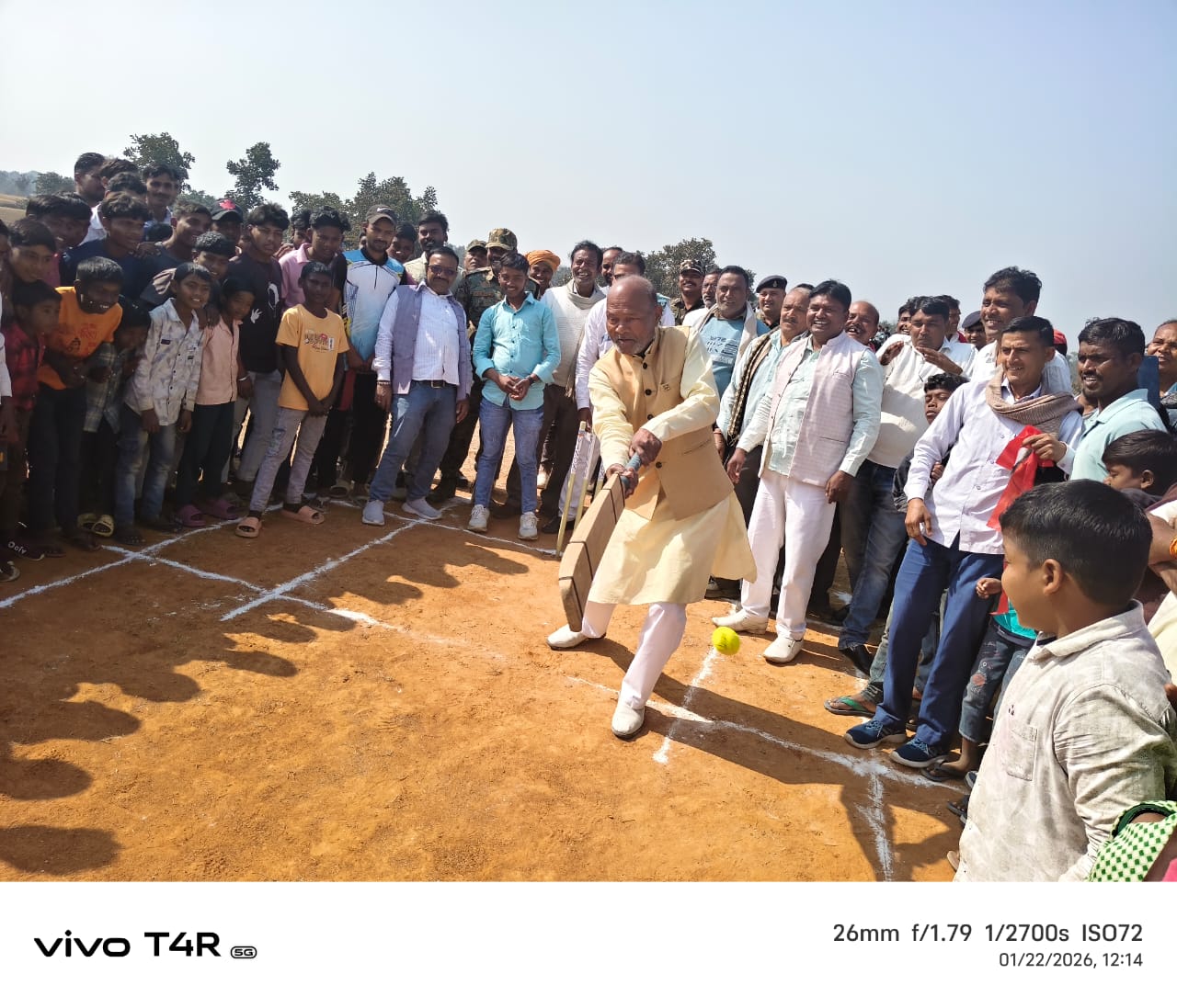 मझिआंव में बीपीएल सीजन–2 क्रिकेट टूर्नामेंट का विधायक नरेश प्रसाद सिंह ने किया उद्घाटन