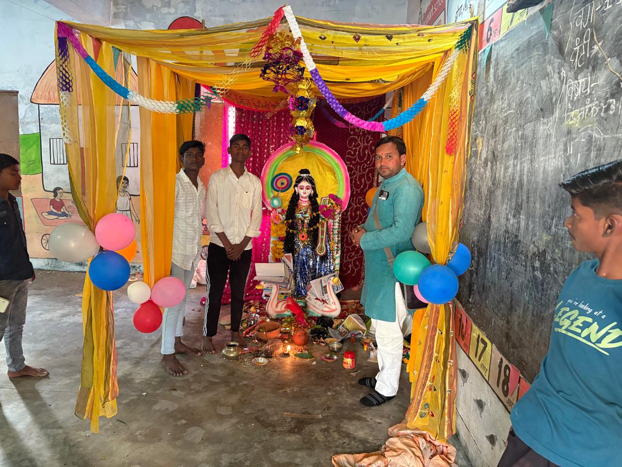 मेराल प्रखंड में हर्षोल्लास के साथ मनाया जा रहा सरस्वती पूजा महोत्सव