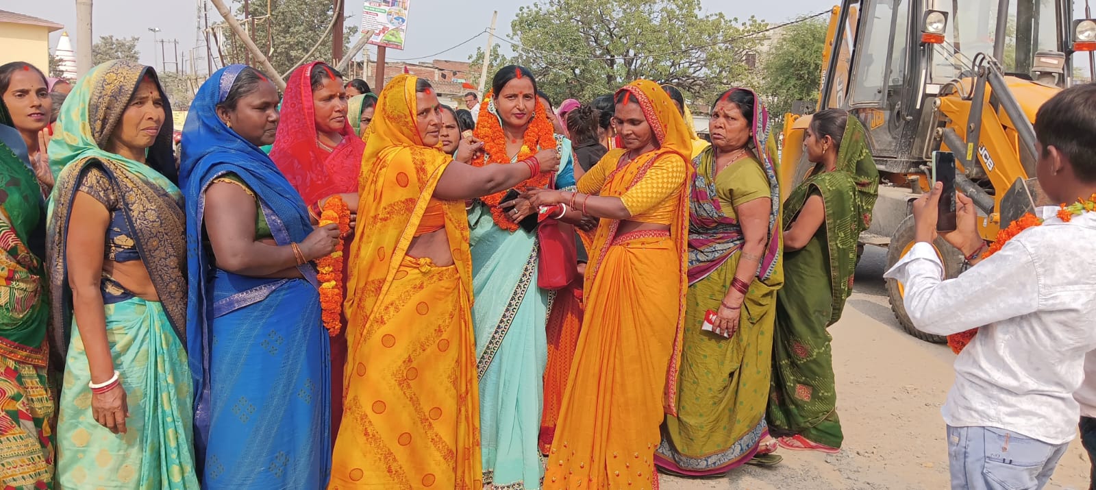 मझिआंव: नगर पंचायत चुनाव में 8 वार्ड प्रत्याशियों ने किया नामांकन