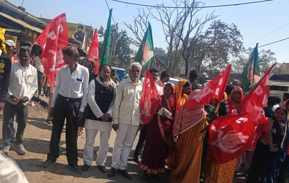 श्रम संहिताओं व निजीकरण के विरोध में रमना में प्रदर्शन, 45 मिनट तक मुख्य मार्ग रहा जाम