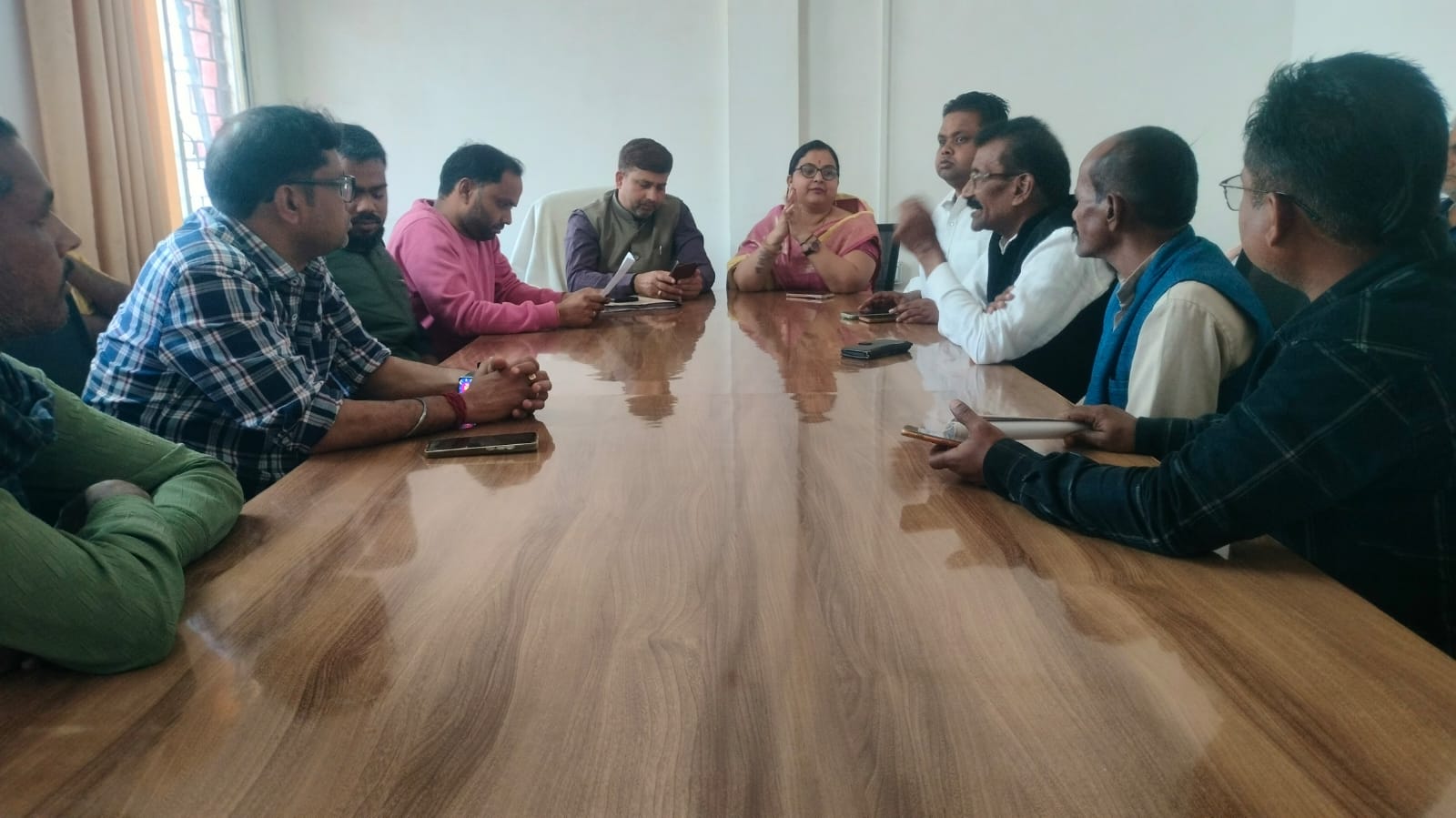 रमना में प्रखंड मुख्यालय से अतिक्रमण हटाने को लेकर बैठक, दुकानदारों और नागरिकों को चेतावनी