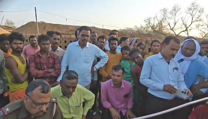 मेराल के खोलरा में दर्दनाक हादसा: ईंट भट्ठा परिसर में घोड़े से कुचलकर एक वर्षीय मासूम की मौत, दूसरी गंभीर