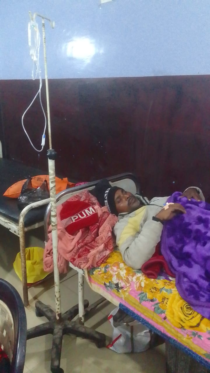 अपराधियों द्वारा हाथ-पांव बांधकर कुएं में डालने से ग्रामीण गंभीर रूप से घायल