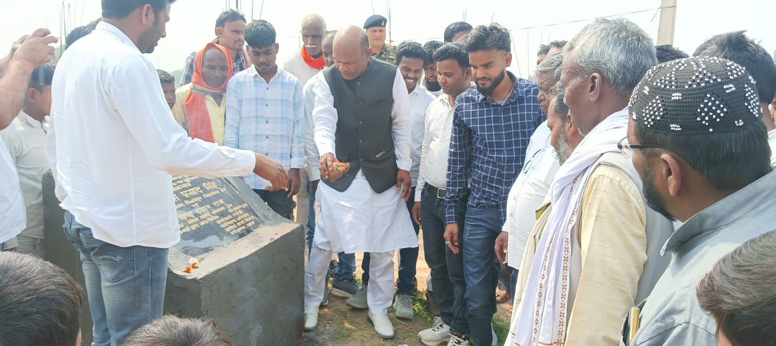 असना जरही मदरसा चौक से सूखनदी तक सड़क मरम्मत का शिलान्यास, ग्रामीणों को मिलेगा बेहतर आवागमन