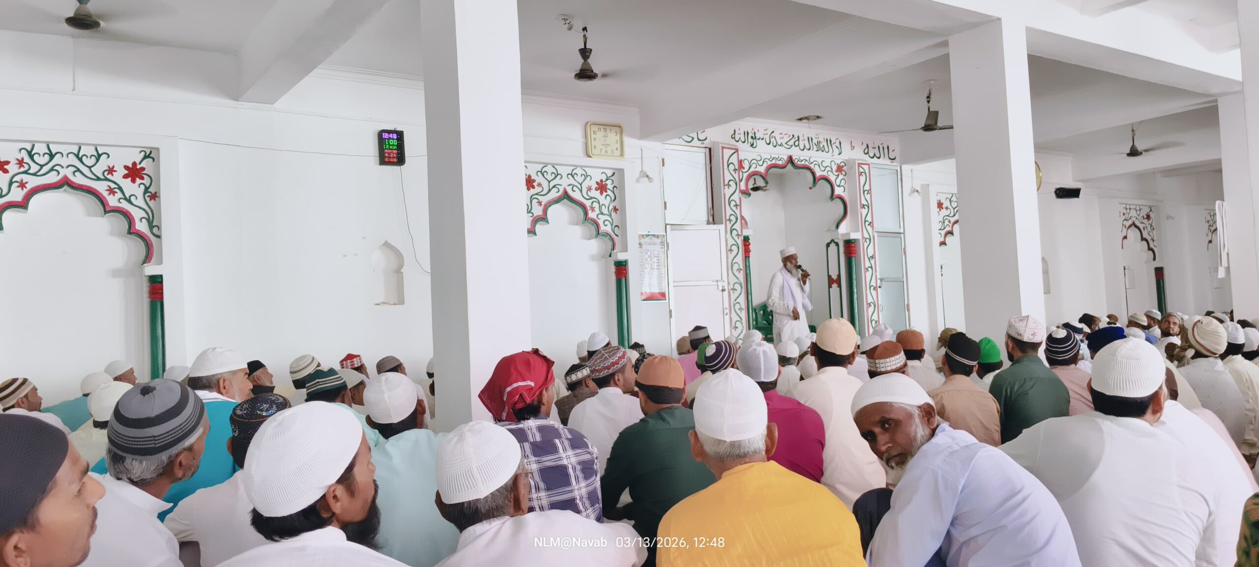 अलविदा जुमा की नमाज अकीदत के साथ अदा, अमन-चैन की मांगी दुआ