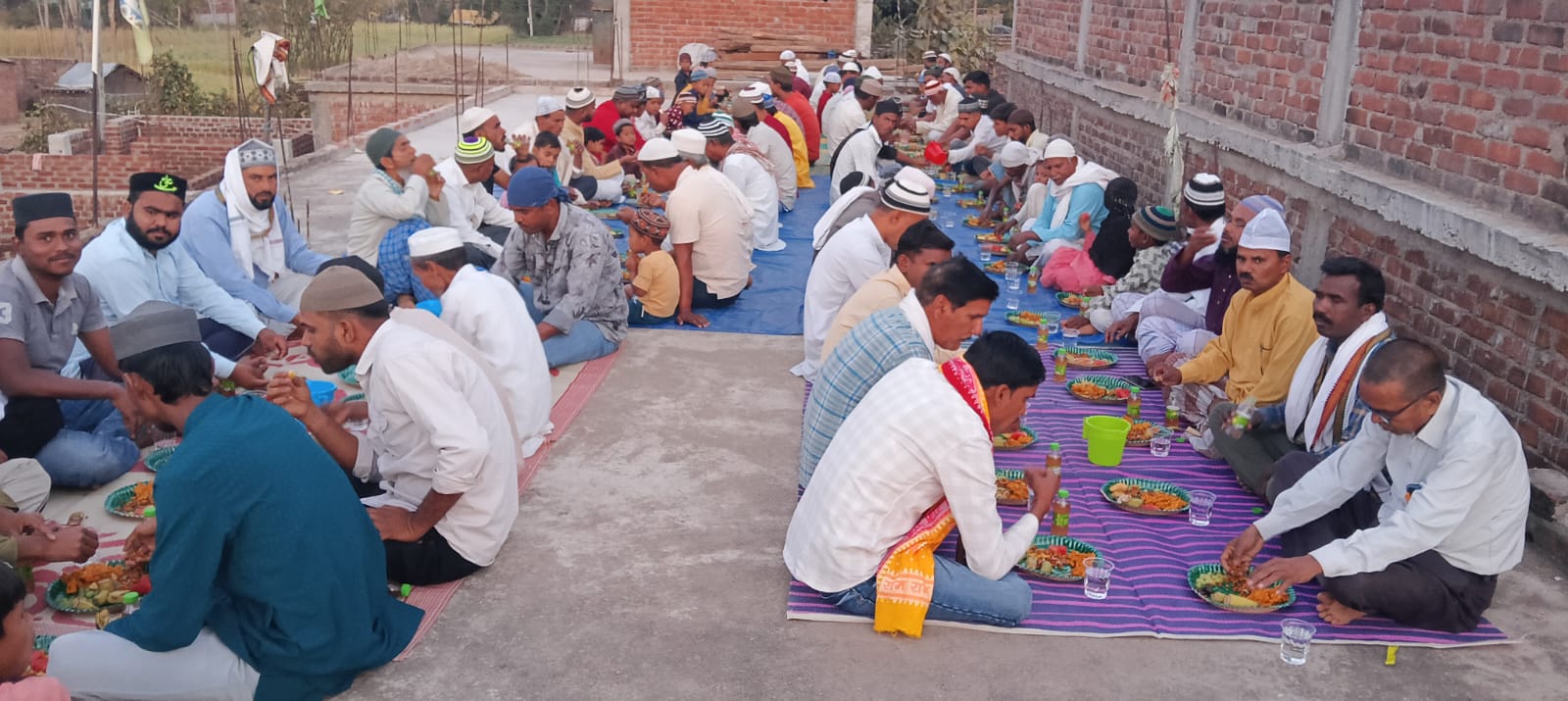 हासनदाग मदरसा में भरदुल विश्वकर्मा ने आयोजित की इफ्तार पार्टी, हिंदू-मुस्लिम एकता का संदेश