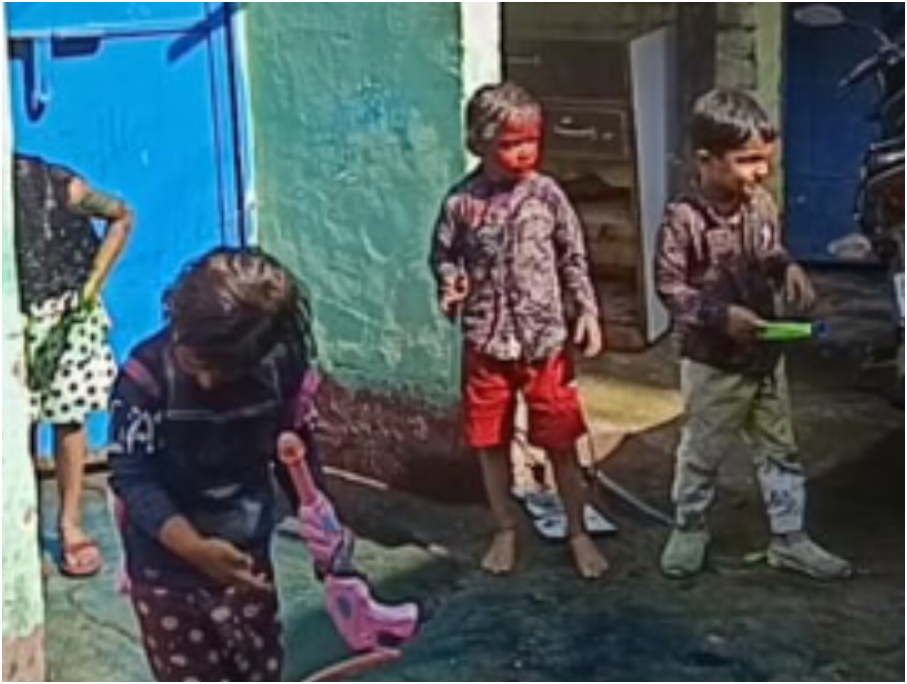 गढ़वा शहर में हर्षोल्लास के साथ मनाया जा रहा है होली का पर्व