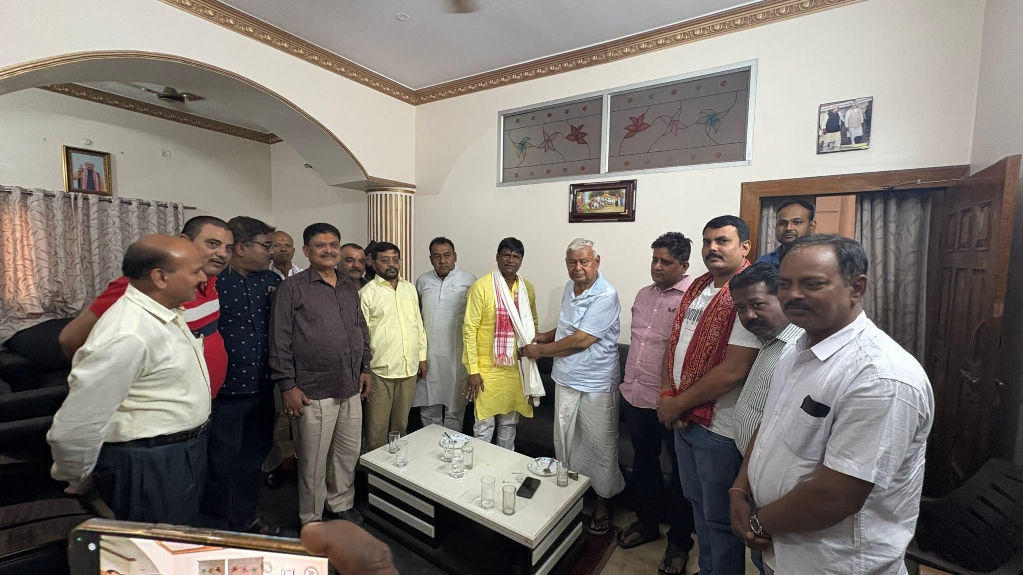 धनबाद की राजनीति  में हलचल तेज, मेयर संजीव सिंह की लोकप्रियता से  सांसद ढुल्लू महतो परेशान, बाघमारा पर भी नजर