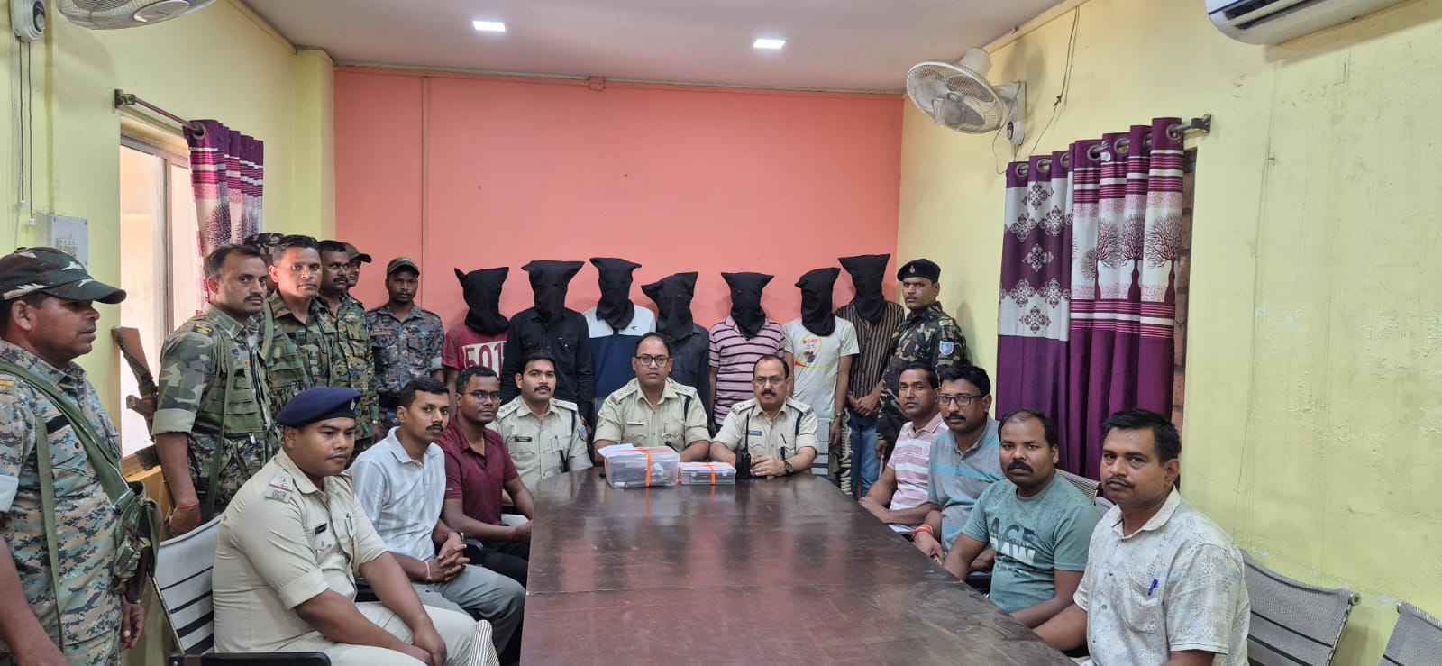 गढ़वा पुलिस की बड़ी कार्रवाई में राजन तिवारी समेत 7 अपराधी गिरफ्तार
