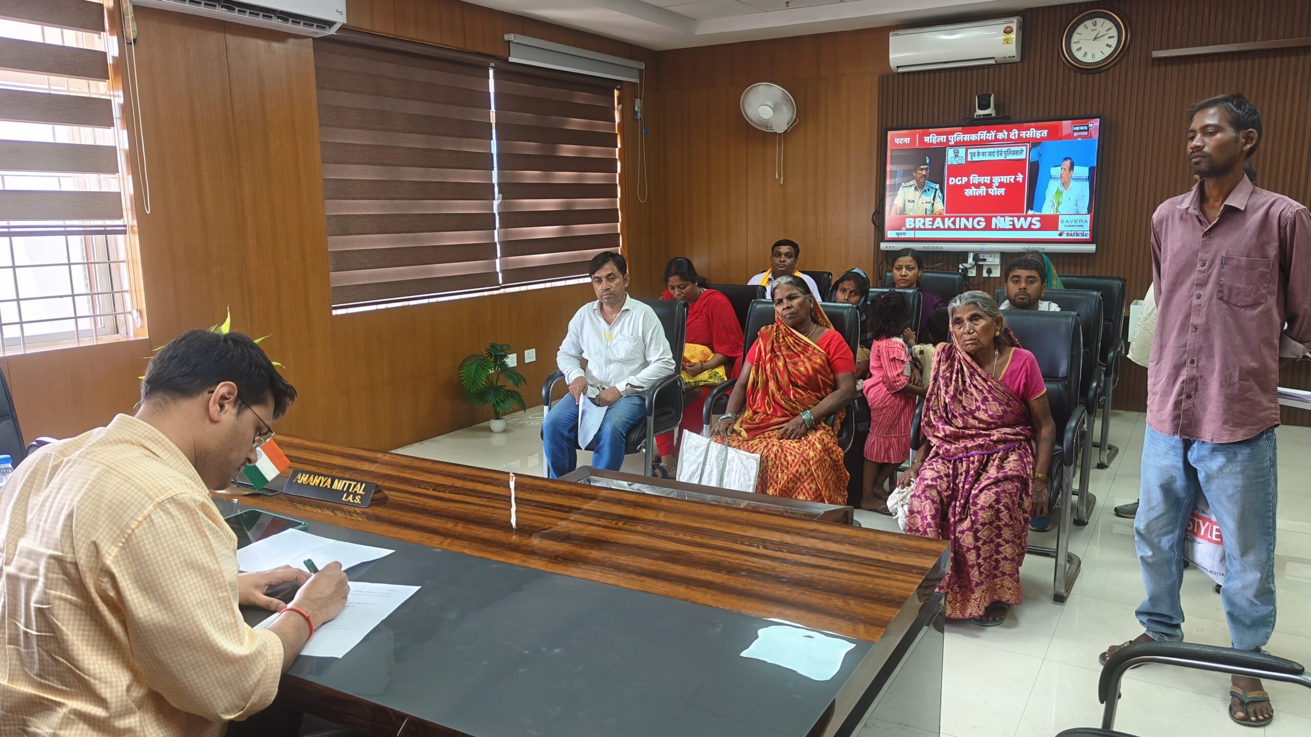 जनसुनवाई में जन सेवक और धान क्रय केंद्र की शिकायतें प्रमुख, उपायुक्त ने जांच के दिए निर्देश