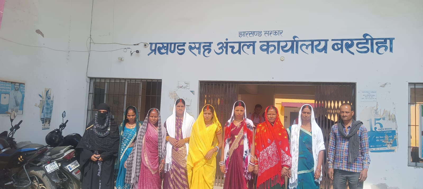 ओबरा पंचायत में अविश्वास प्रस्ताव मामले की जांच, बीडीओ ने वार्ड सदस्यों का लिया बयान