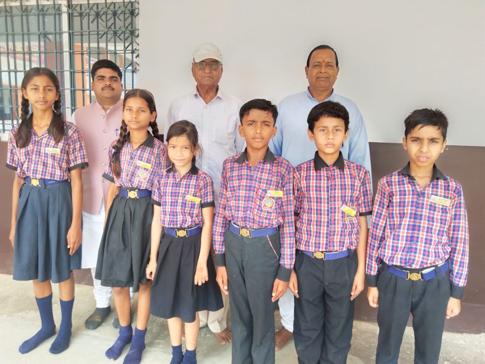 सरस्वती विद्या मंदिर में मेधावी छात्र अभिनंदन समारोह, टॉपर्स हुए सम्मानित