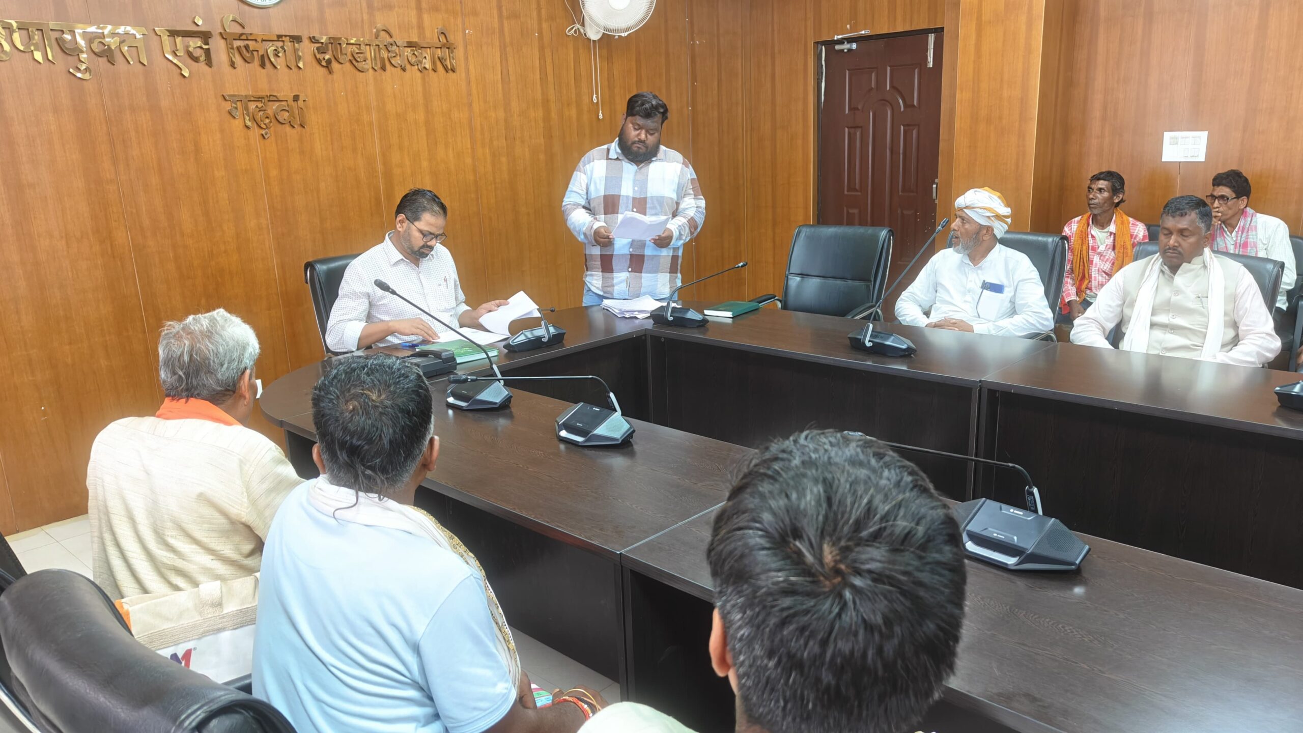 प्रशासनिक गतिविधियां तेज, विकास योजनाओं और जनसमस्याओं के समाधान पर प्रशासन का फोकस,सोन–कनहर परियोजना की प्रगति की समीक्षा, लंबित कार्य जल्द पूरा करने का निर्देश