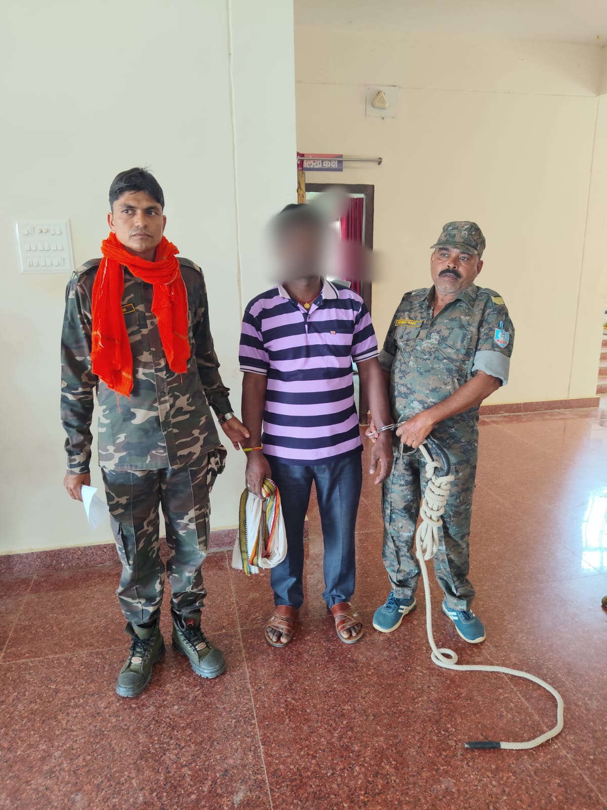 गढ़वा पुलिस का विशेष छापामारी अभियान, 20 अपराधी गिरफ्तार, 47 वारंट और 1 कुर्की का निष्पादन
