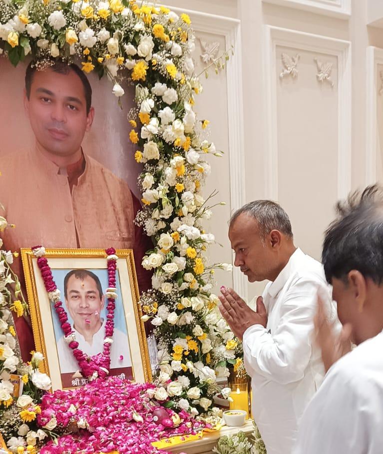प्रतीक यादव के तेरहवीं कार्यक्रम में शामिल हुए रवि प्रकाश