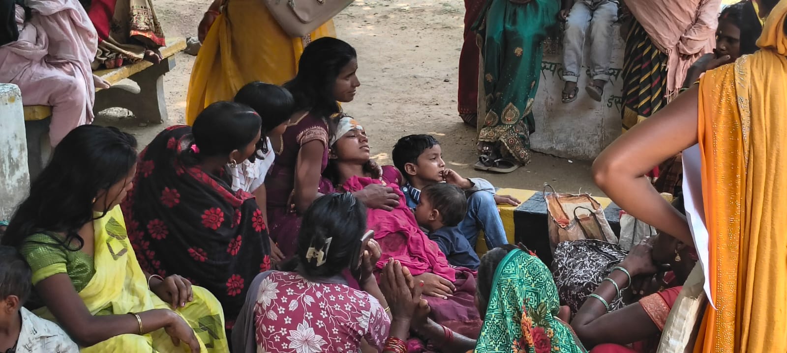 ऑटो से गिरकर 10 माह की बच्ची की मौत, मां घायल
