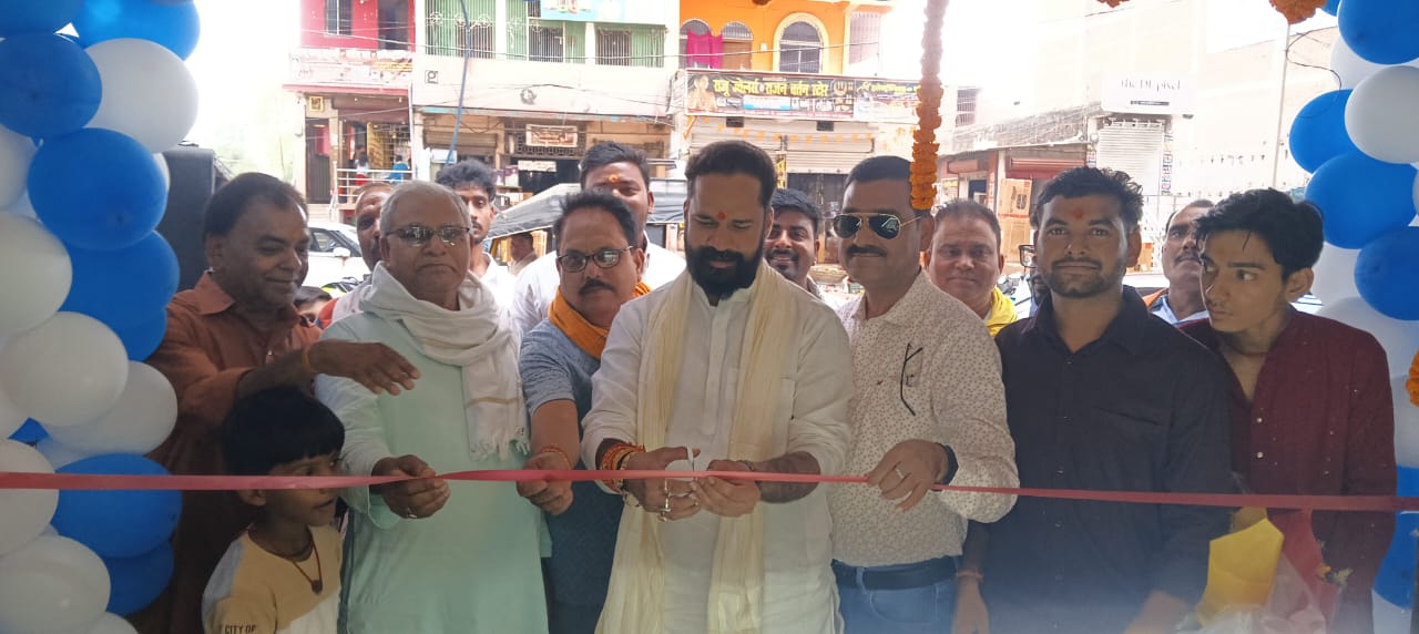 मेराल में मोबाइल जोन का शुभारंभ, सभी कंपनियों के मोबाइल व रिपेयरिंग की मिलेगी सुविधा