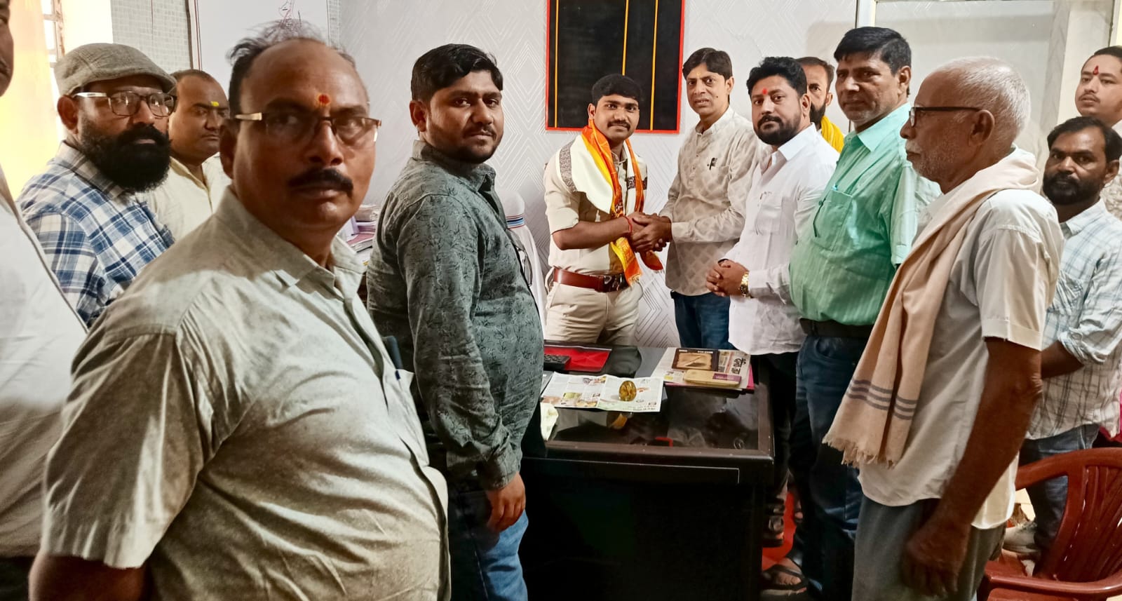 मझिआंव के व्यवसायियों ने नवपदस्थापित थाना प्रभारी अमित कुमार का किया स्वागत