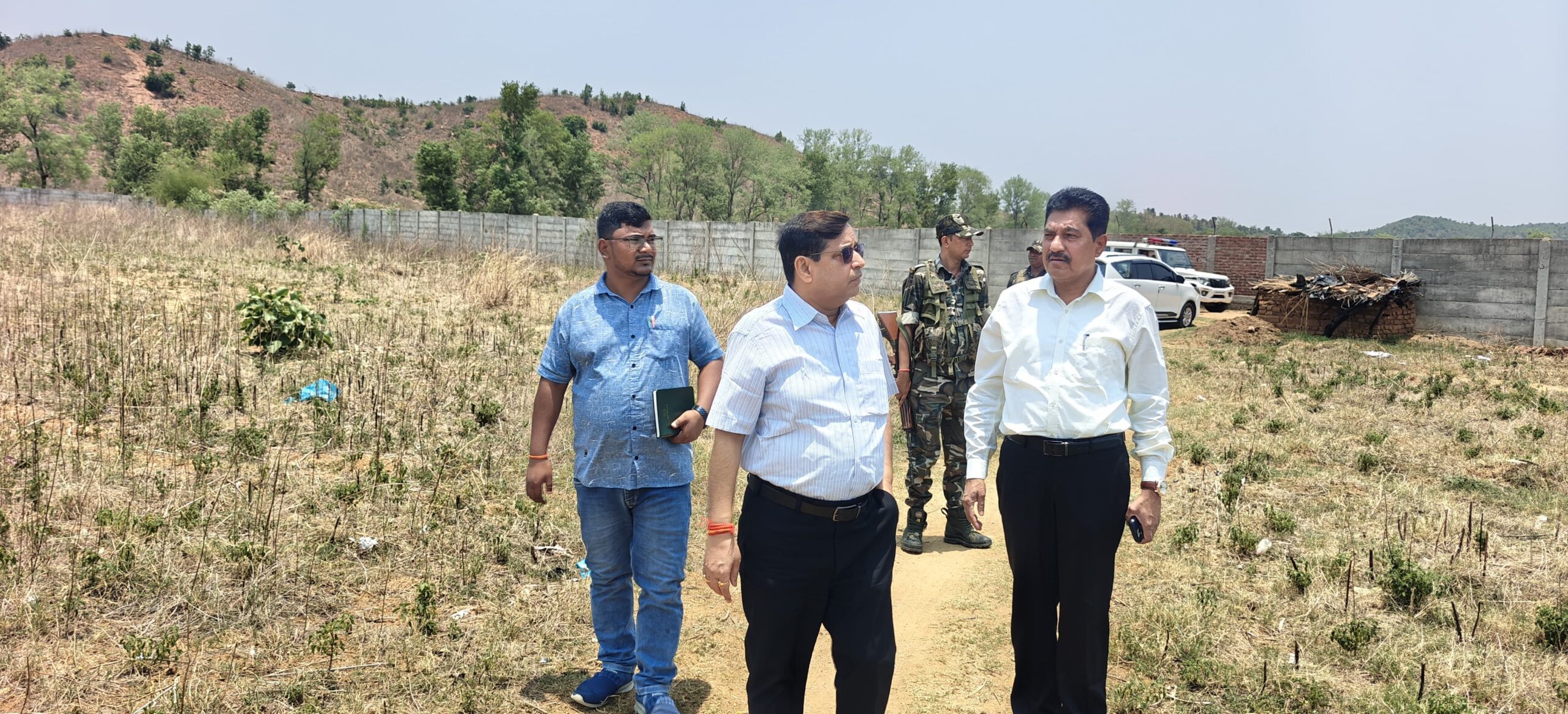 दानरो नदी को प्रदूषणमुक्त रखने के लिए प्रशासन सख्त, उपायुक्त ने किया स्थल निरीक्षण