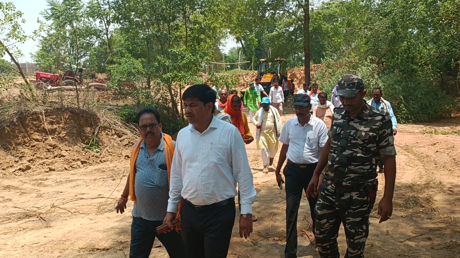 एसडीएम ने लिया सरस्वतीया नदी सफाई अभियान का जायजा, जनसहभागिता की सराहना