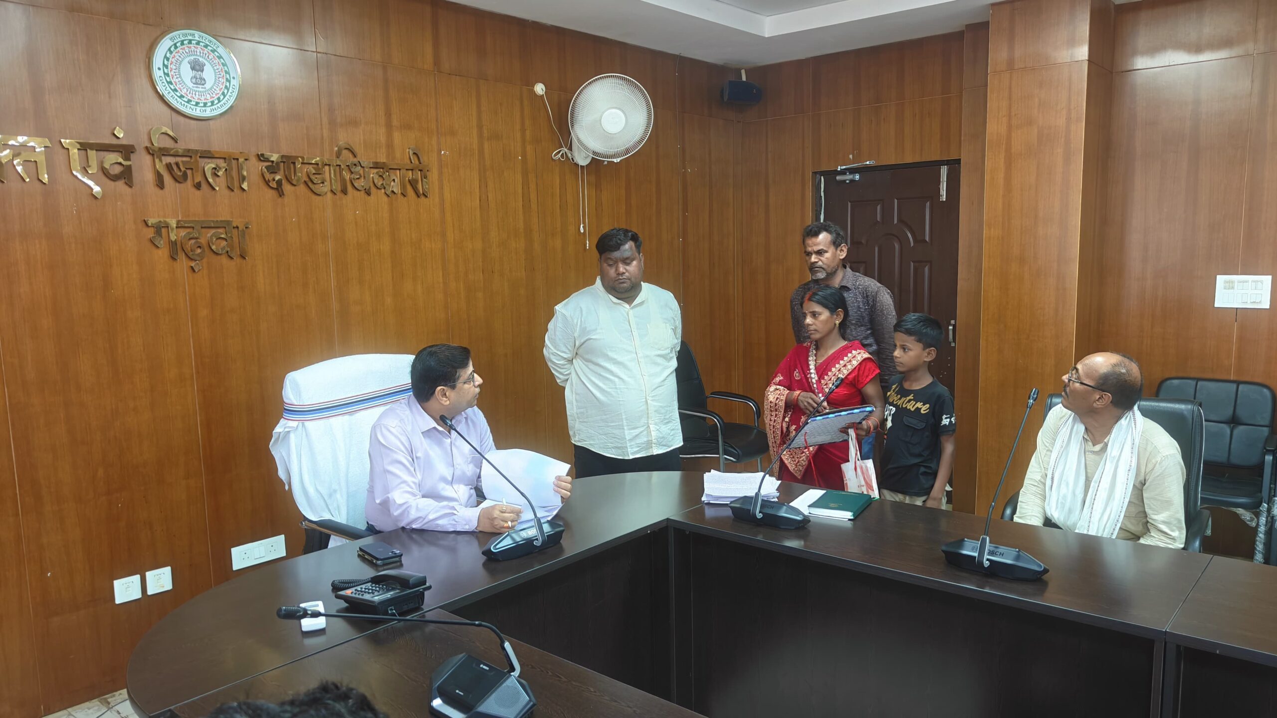 जनसुनवाई में उपायुक्त ने सुनी लोगों की समस्याएं, त्वरित निष्पादन का दिया निर्देश