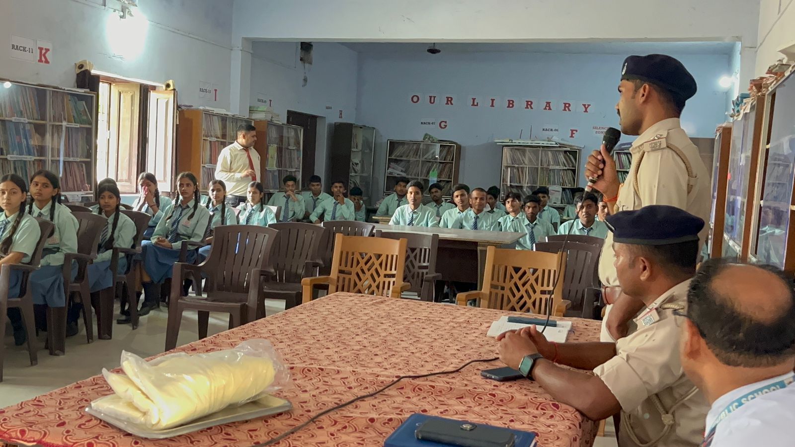 पुलिस ने चलाया जागरूकता अभियान