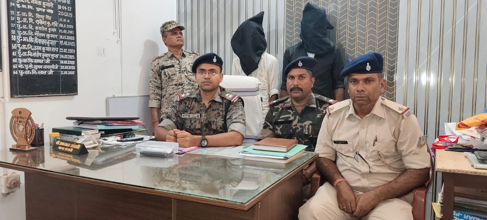 पिकअप वाहन से छह गोवंशीय पशुओं की तस्करी का प्रयास विफल, दो तस्कर गिरफ्तार