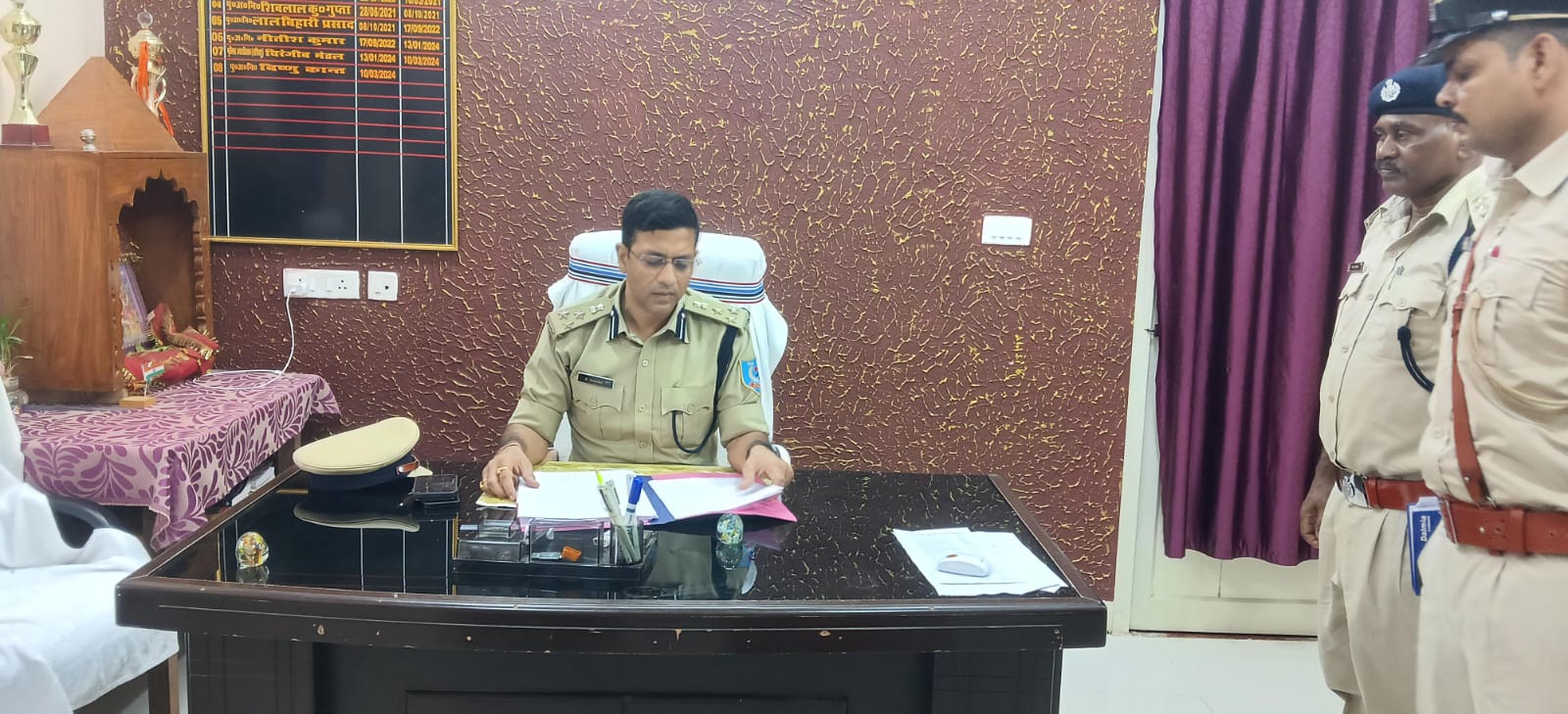 डीआईजी किशोर कौशल ने किया मेराल थाना का निरीक्षण, कहा- शिकायतकर्ताओं से मित्रवत व्यवहार करें, थाना बने पब्लिक फ्रेंडली