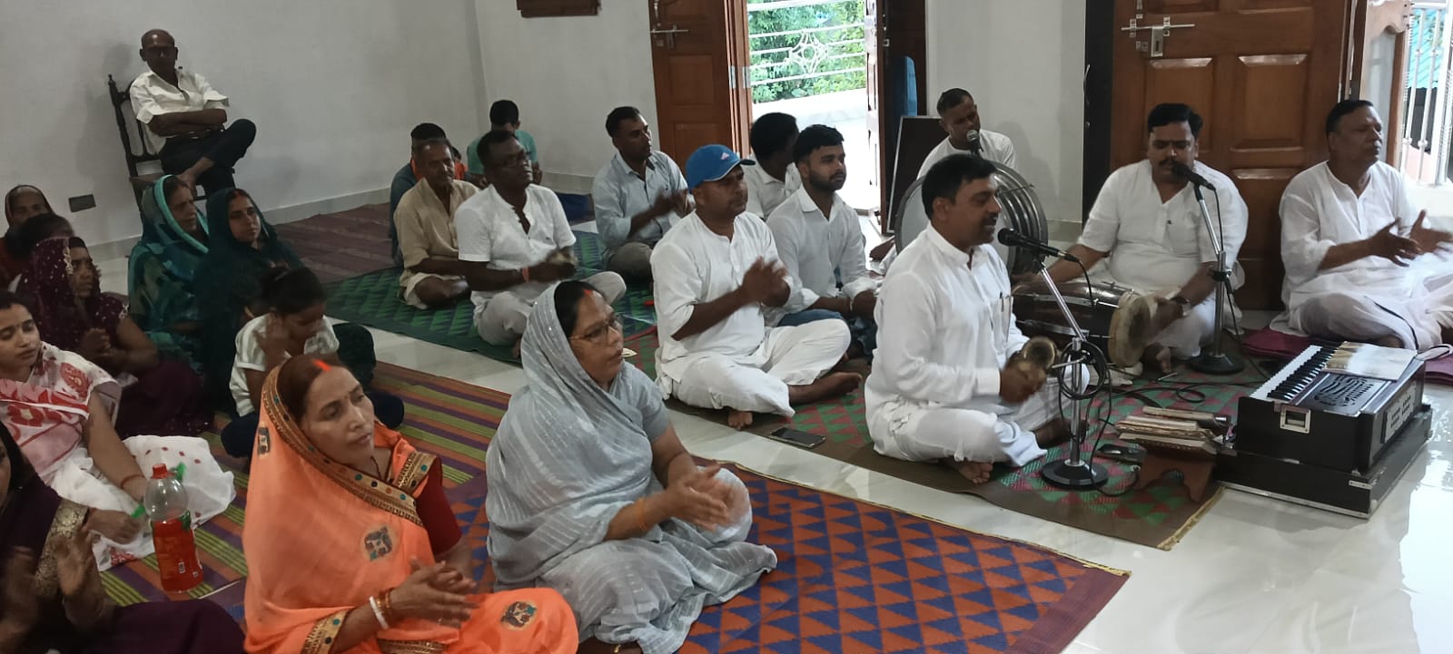 जंगीपुर में साप्ताहिक सत्संग का आयोजन, नाम जप व अध्यात्म पर दिया गया विशेष जोर