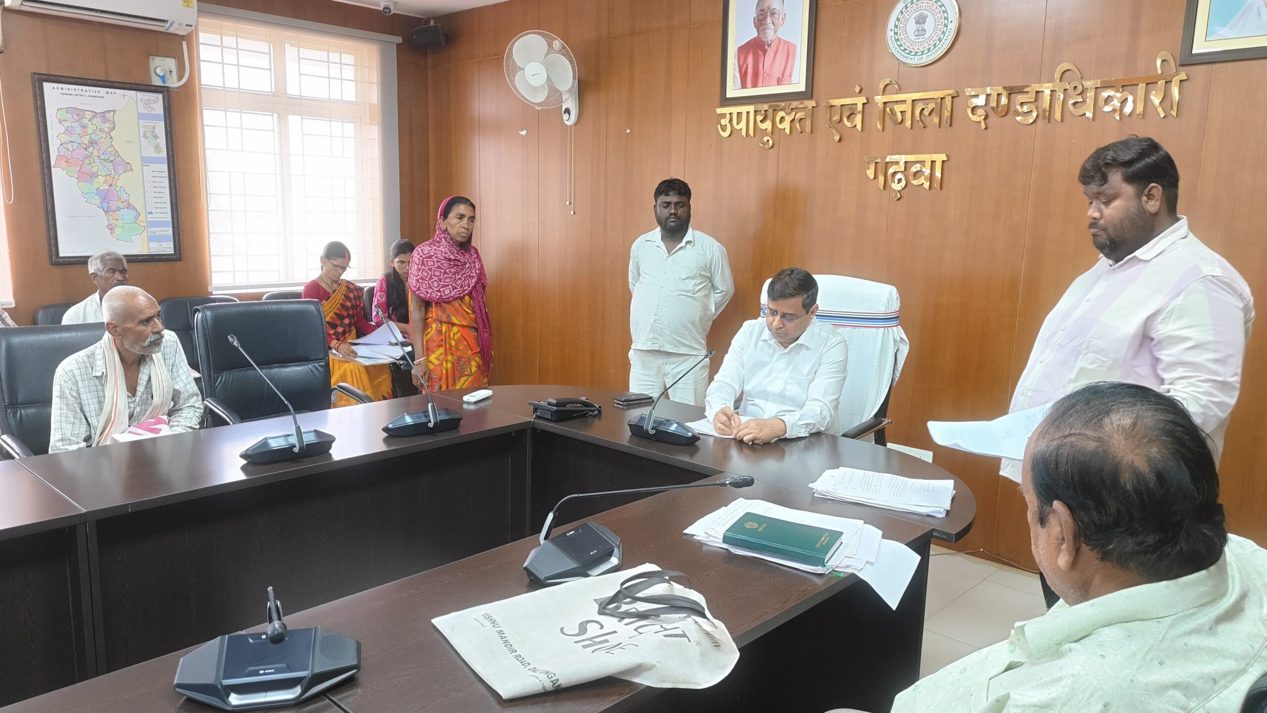 जनसुनवाई में डीसी ने सुनीं लोगों की समस्याएं, त्वरित निष्पादन के दिए निर्देश