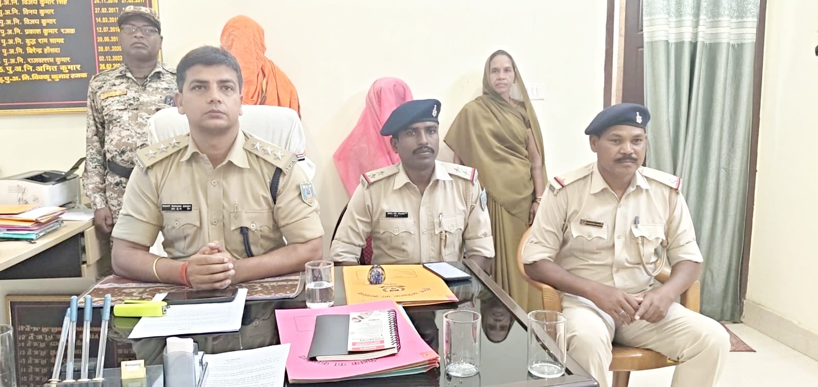 गढ़वा में भाई और पत्नी ने मिलकर की थी व्यक्ति की हत्या, शव को पेड़ से लटकाकर आत्महत्या का देने का किया प्रयास