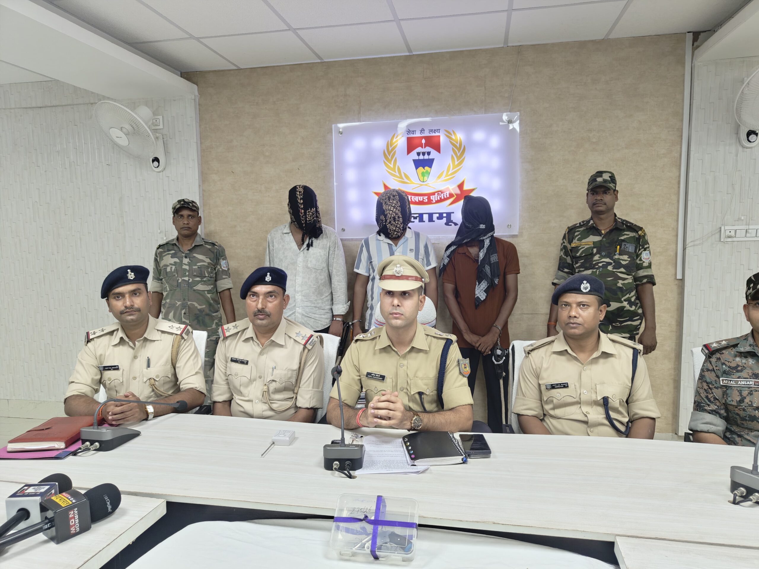 होटल गार्ड हत्याकांड का खुलासा, तीन आरोपी गिरफ्तार