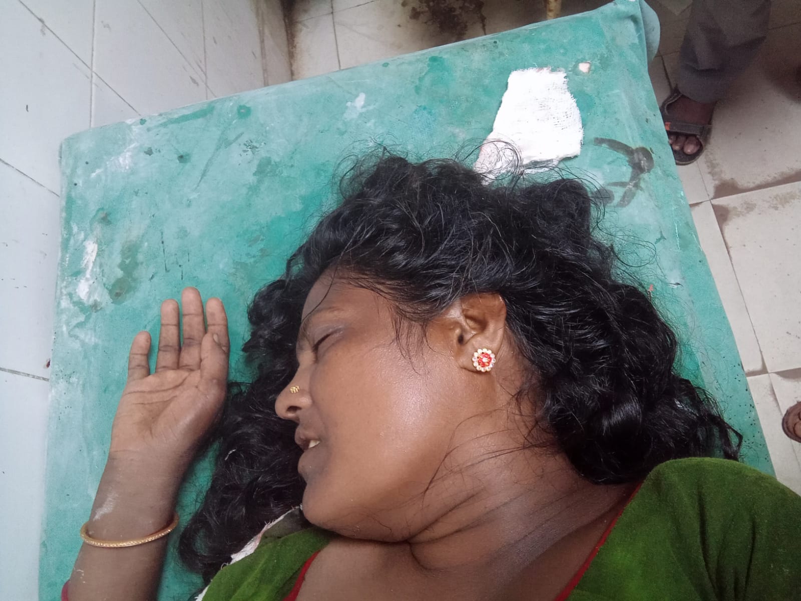चैनपुर के बंधुआ गांव में हिंसक हमला, गोली और चाकूबाजी में तीन घायल