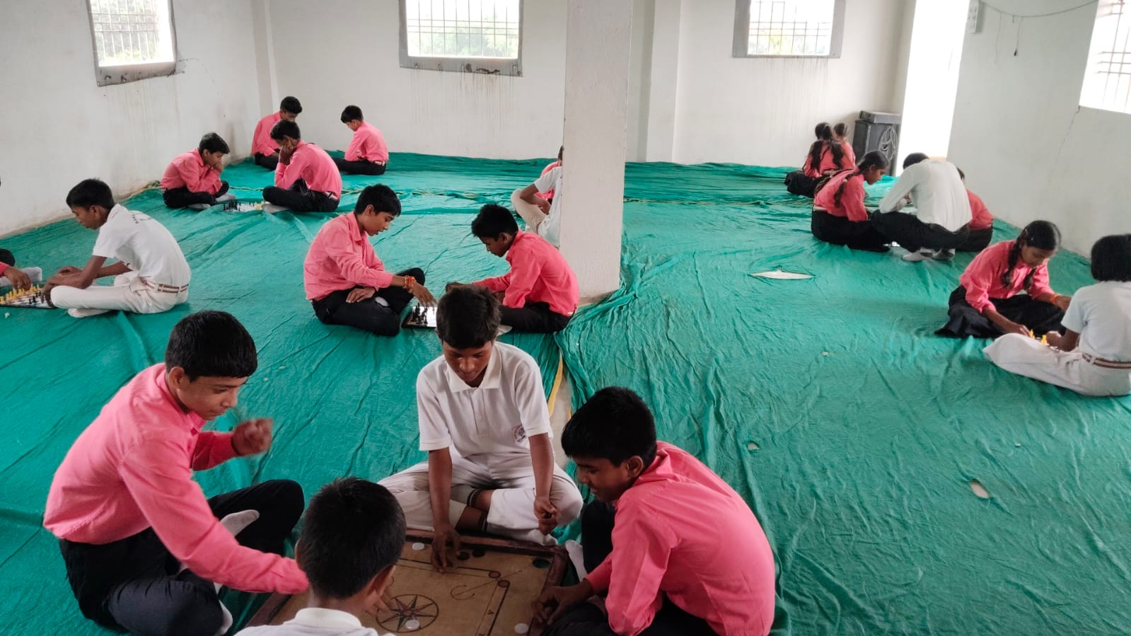 एसजीएन मॉडर्न किंडर गार्टन में खेल प्रतियोगिता, बच्चों ने दिखाया उत्साह