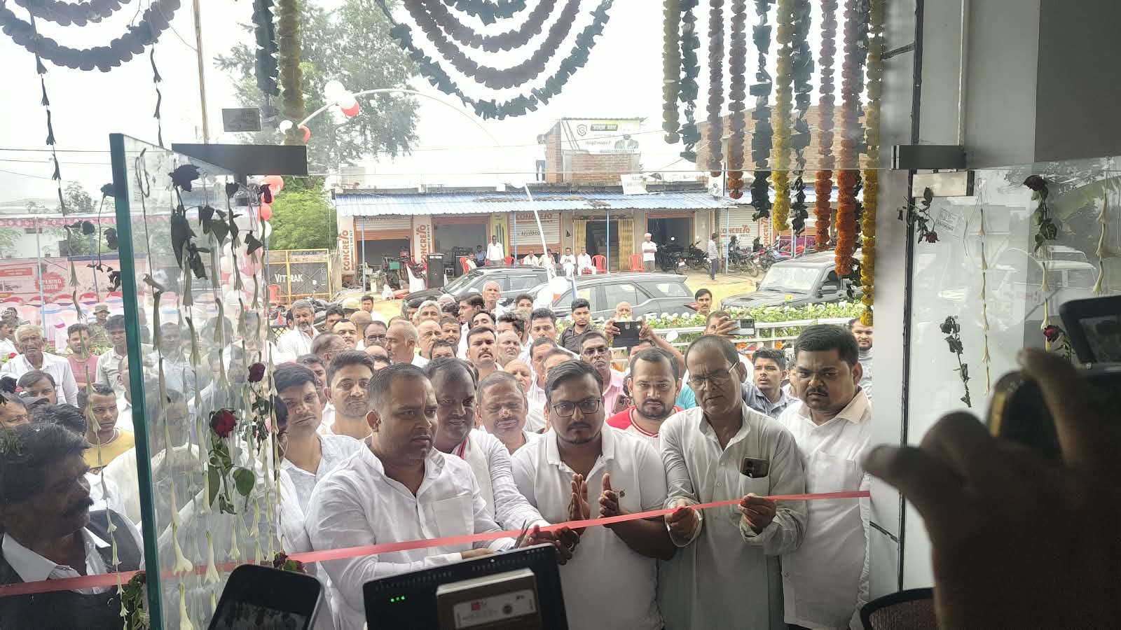 बरडीहा में नवल हीरो सर्विस सेंटर का उद्घाटन