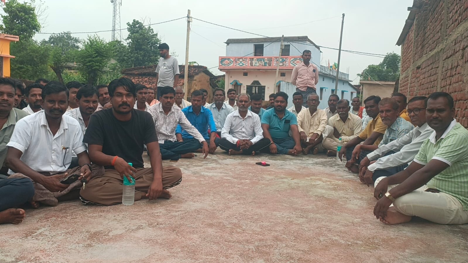 दुर्गापूजा आयोजन को ले  हासनदाग में हुई बैठक