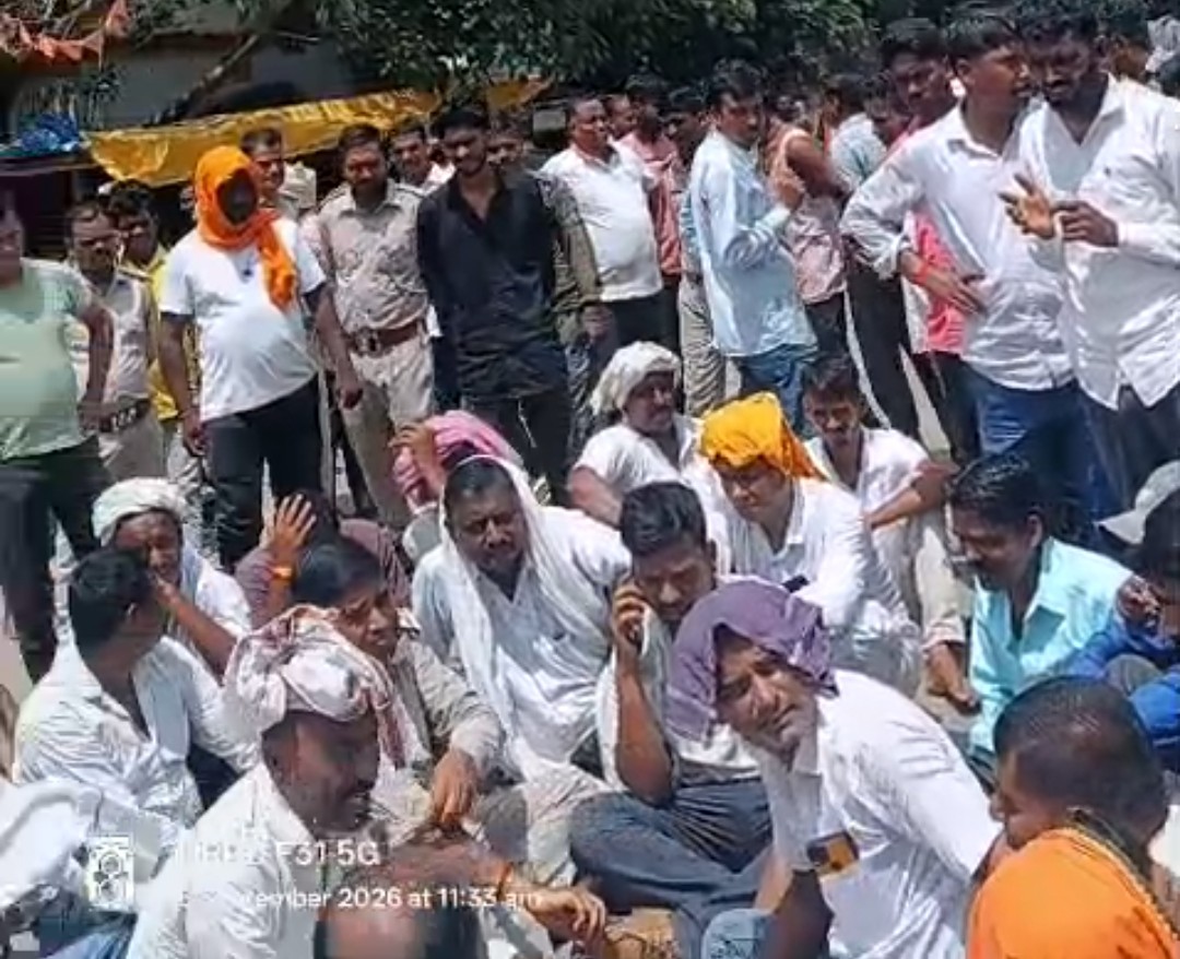 चिनिया में जंगली हाथी के हमले में 65 वर्षीय ग्रामीण की मौत, शव रखकर तीन घंटे किया जाम